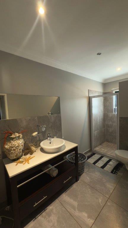 5 Bedroom Property for Sale in Wavecrest Eastern Cape